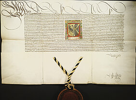 Foto 3: Kaiser Maximilian I. verleiht dem Stadtgericht der Stadt Kempten ein Wappen, 1518, Bild: Staatsarchiv Augsburg