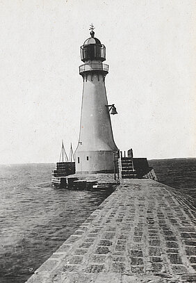 Bild 1b: Von der Ostfront: Leuchtturm von Odessa (Bayerisches Hauptstaatsarchiv, Staudinger-Sammlung 7074).