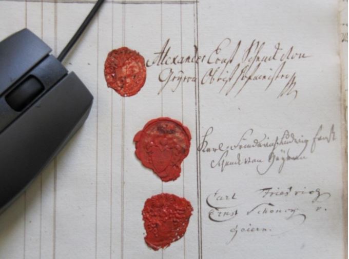 Bild mit Maus und Dokument zu Workshop-xarchiv